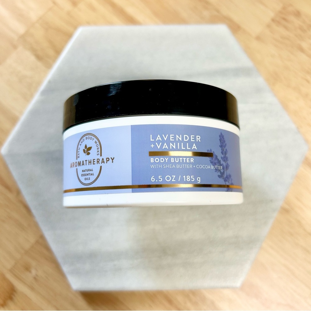 FREE W/$100 PURCH! 🪻 Bath & Body Works Aromatherapy Lavender Vanilla Body Cream